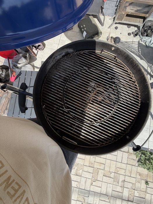 Продаю угольный гриль Weber 57 см