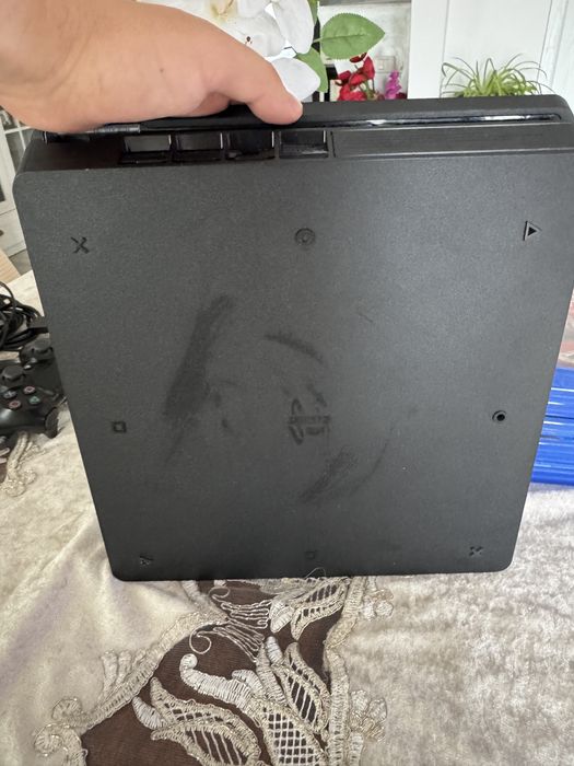 Vand ps 4 cu jocuri incluse