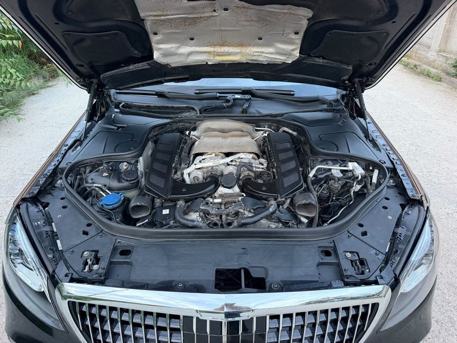 Mercedes-Benz  Maybach  S560  Masina este Maybach ORIGINAL, nu este S,class cu pachet. AVARIAT