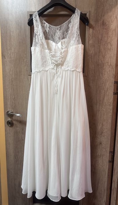 Сватбена рокля с дантела