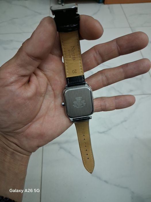 Продам мужские часы Casio