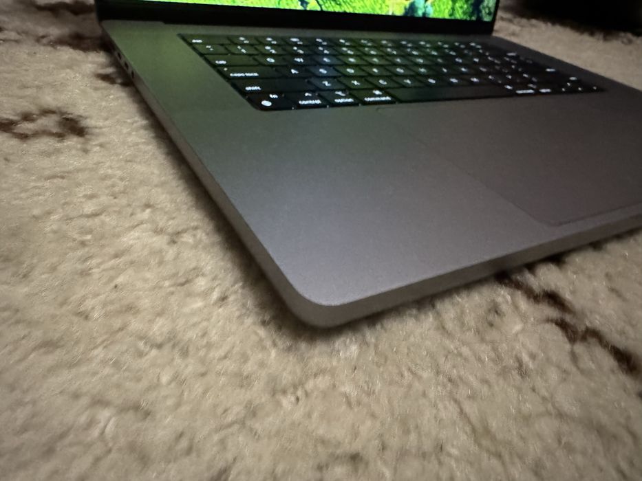 MacBook Pro M1 Max 64GB RAM 10 CPU 32 GPU 1TB SSD