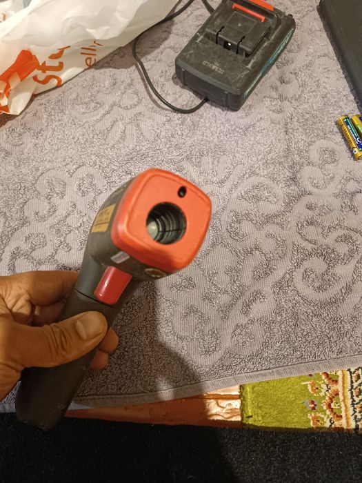 Продам UNI-T IR Thermometer Термометр