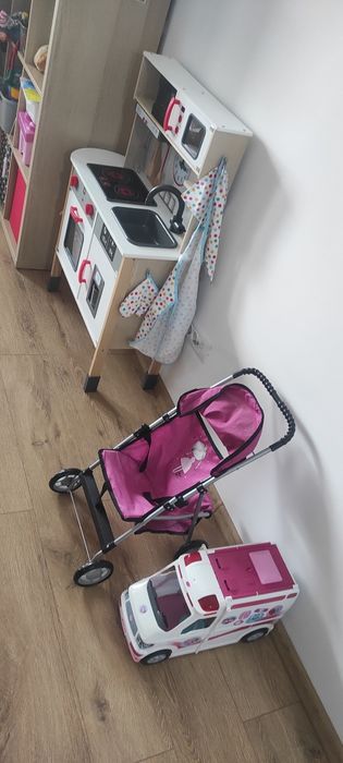 Bucatarie, ambulanta Barbie, carut bebe