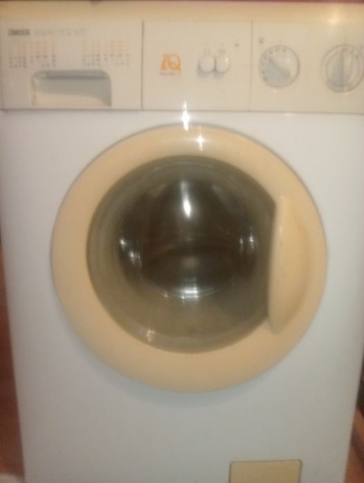 Продам стиральную машину zanussi