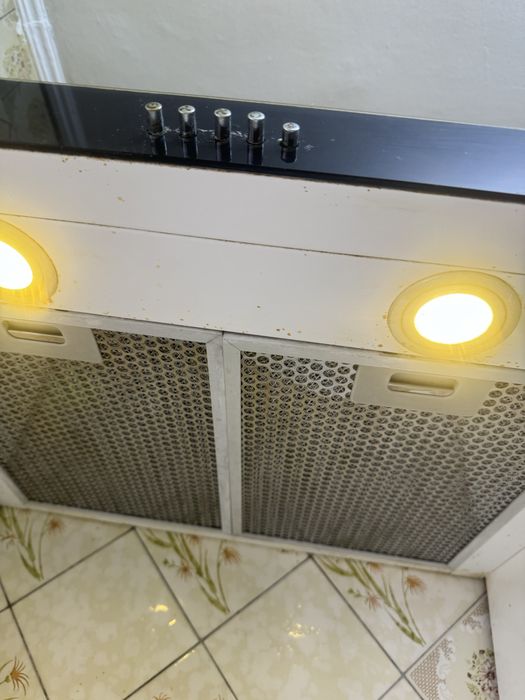 Газ плита Индезит и вытяшка Витек