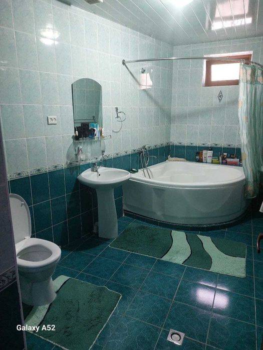 Уй сотилади 6 сотих 7 хона