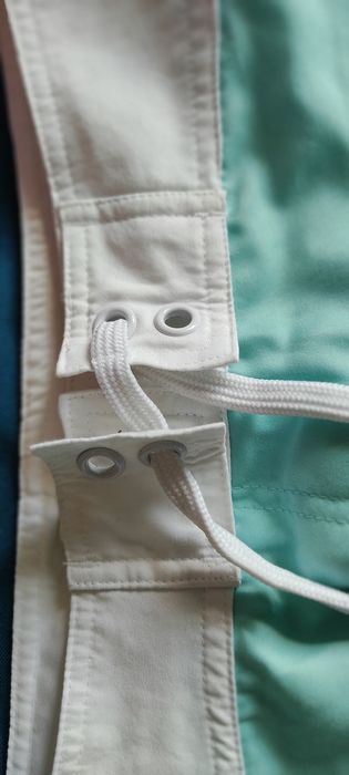 Продавам дамски сърф бански Trespass, размер S