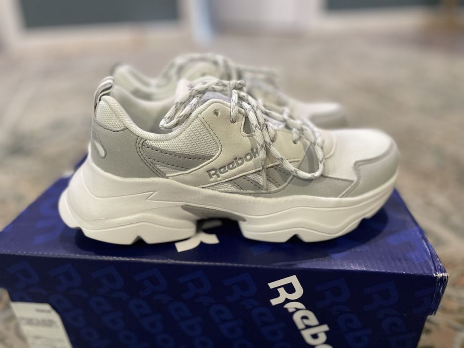 Продам кроссовки