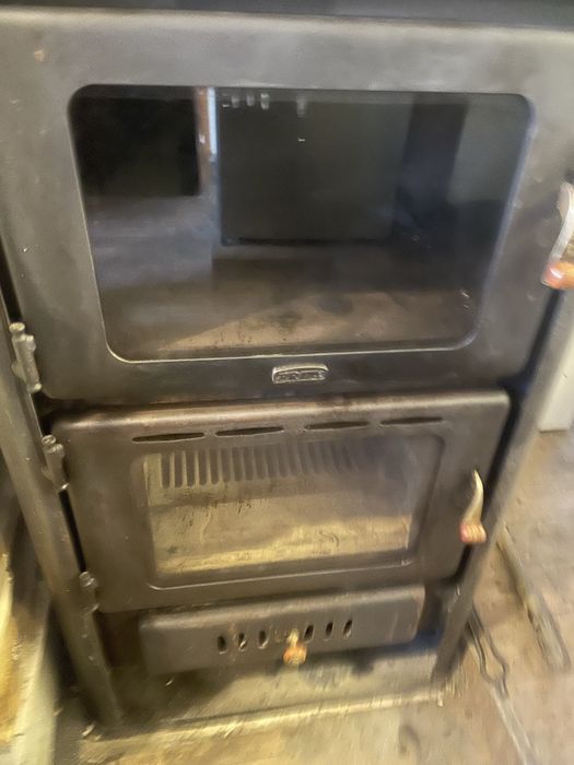 Камина на твърдо гориво Прити