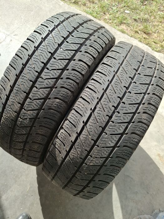 2 Anvelope M+S  215 65 r15C Semperit