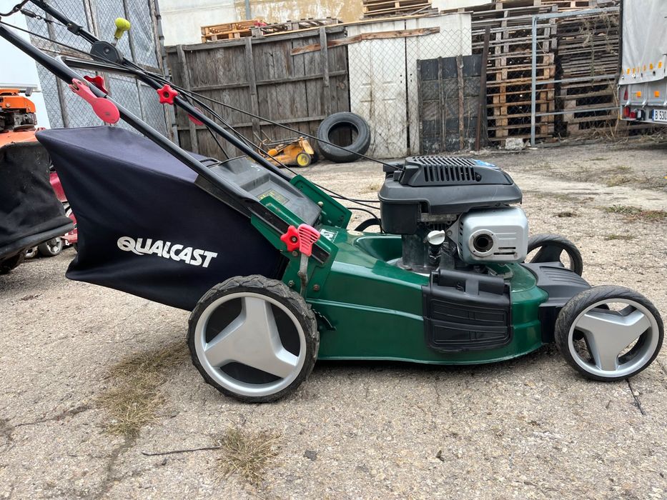 54 Самоходна моторна косачка Qualkast HONDA 4.5 hp
