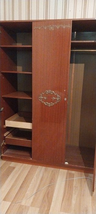 Отдам даром шкаф