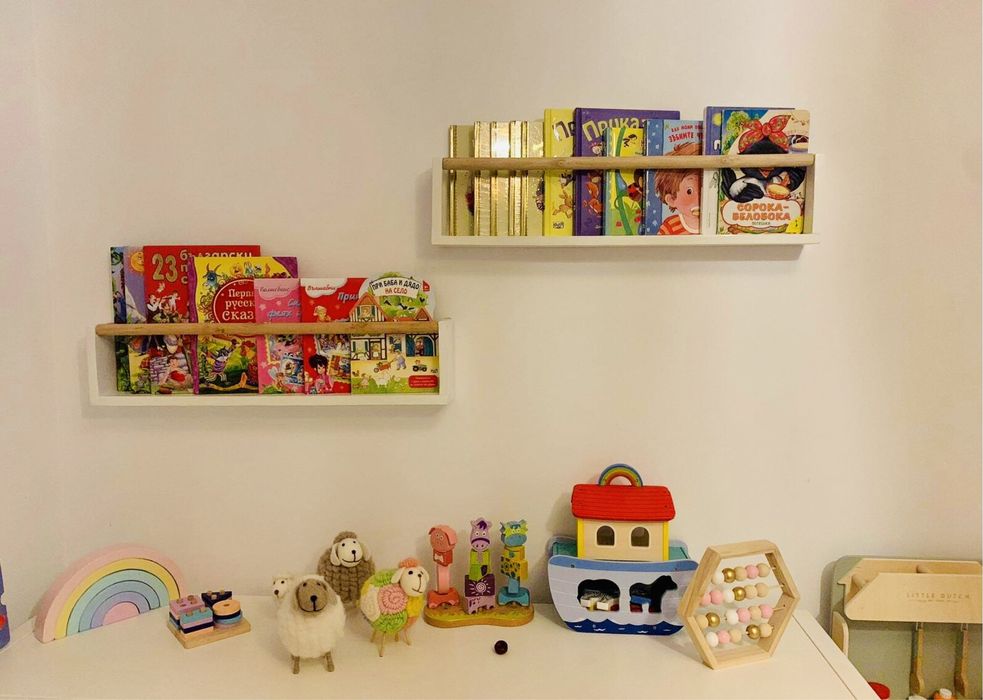 Лавица рафт за книги библиотека за детска стая монтесори
