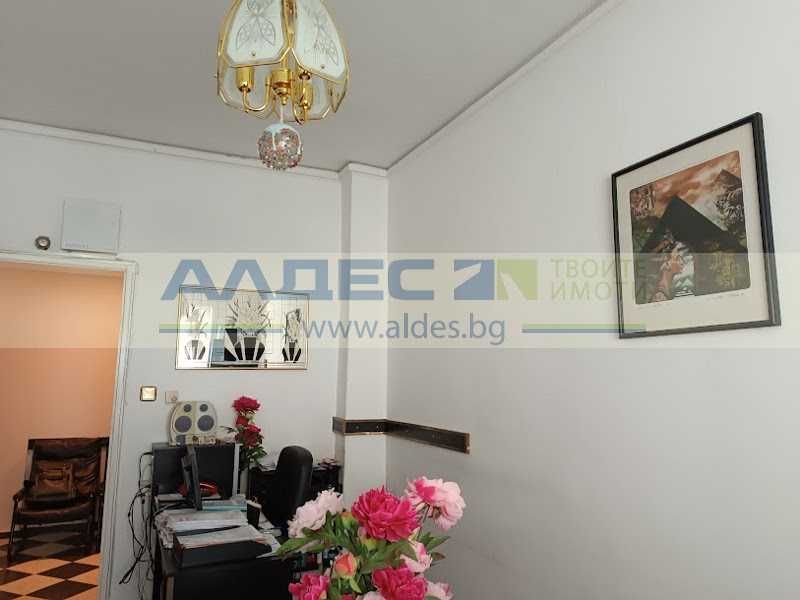 Продава се Тристаен апартамент в София, Център - 75 кв.м за 2618 €/кв.м - Снимка #9