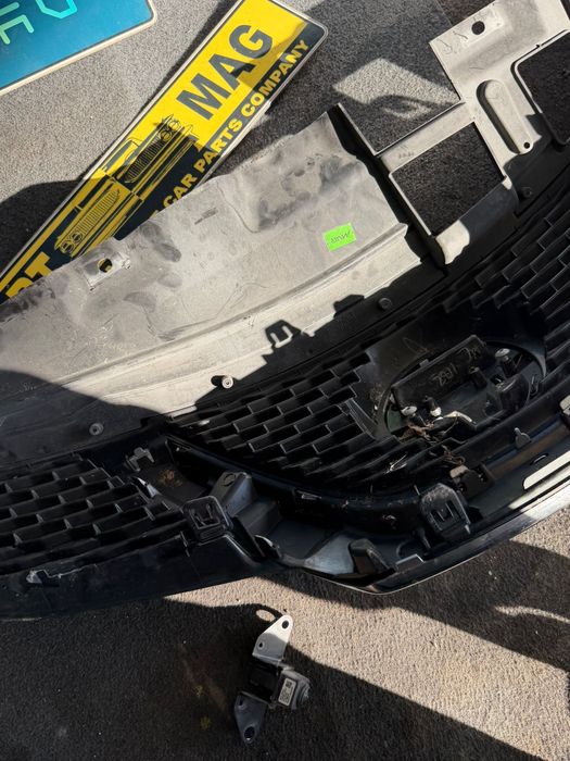 Решетка с отвор за камера  и камера за NISSAN QASHQAI J11