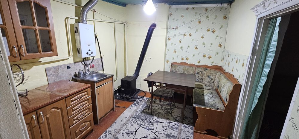 Сдам на длительный срок пол дома.