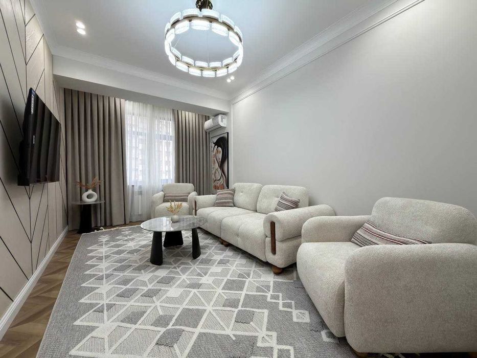 Продажа квартиры после ремонта 4 комнатная\8-роддом