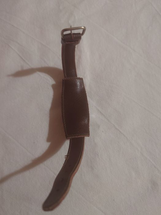 Заря - съветски механичен часовник, с ръчно навиване.