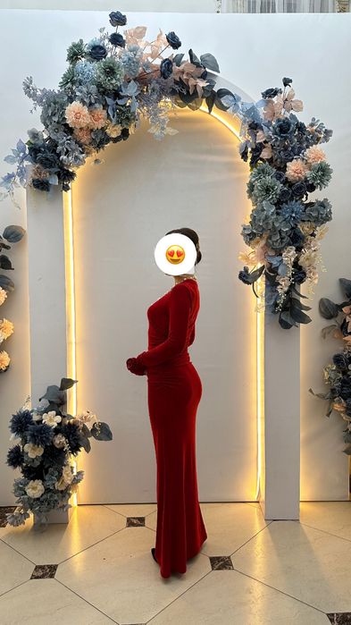 Платье размер s 12.000