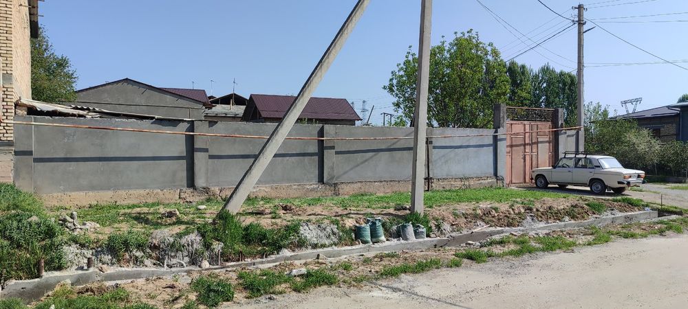 Toshkent tumani ,Hasanboydan  3km kirganda  joy sotiladi 4 sotu