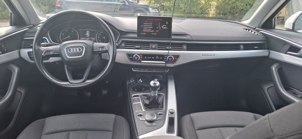 Audi A4 avant quattro manual