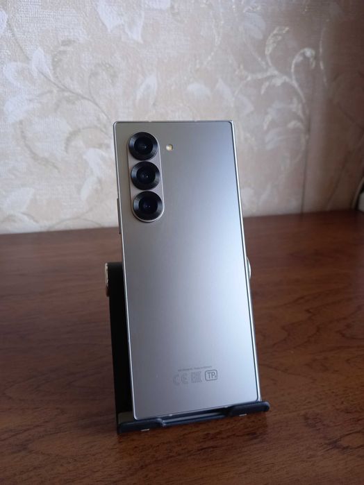 Samsung Z Fold 6