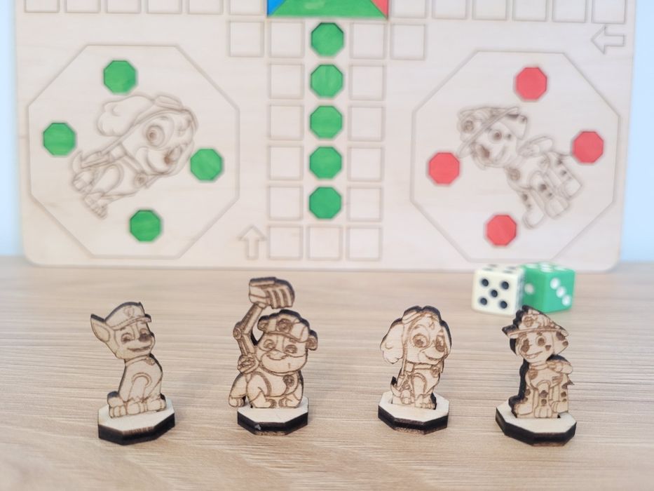 Игра " Не се сърди човече ". Интересен персонализран подарък за дете.