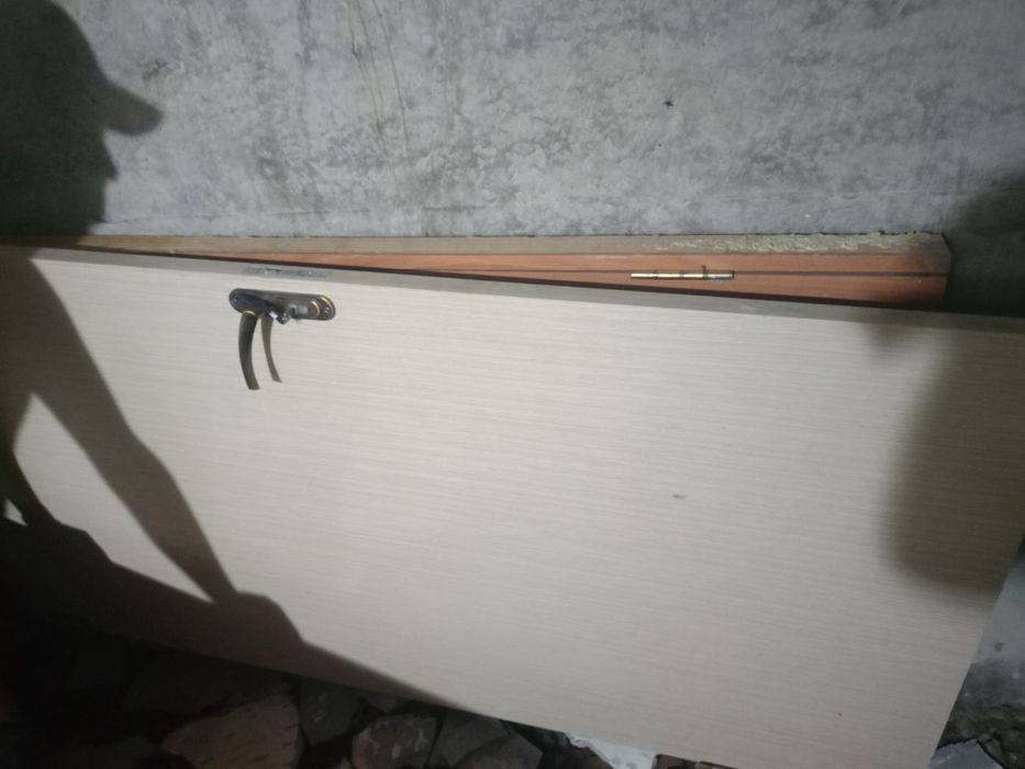 Двери  50 и 2 по 90 входные