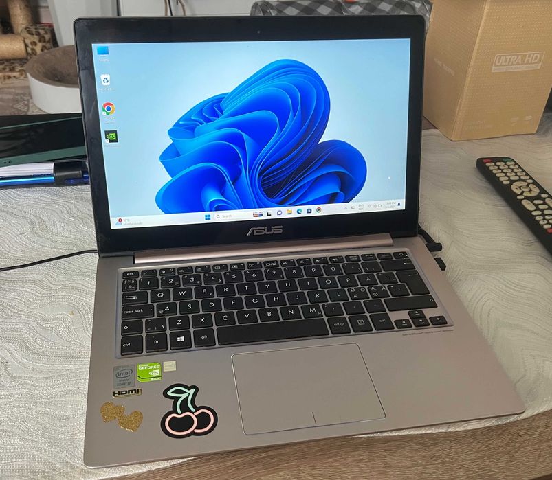Laptop ASUS UX303L i7 8GB SSD 240GB 840M defect baterie