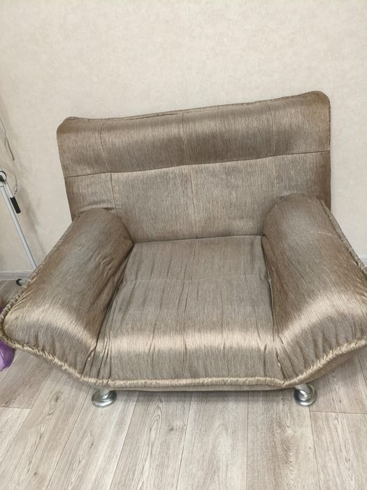 Продам диван и 2 кресла