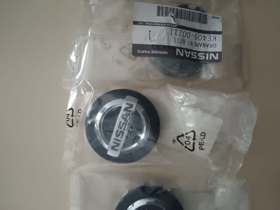 Vand set capace jante aliaj originale Nissan diametru 57 mm noi și originale după cum se poate observ