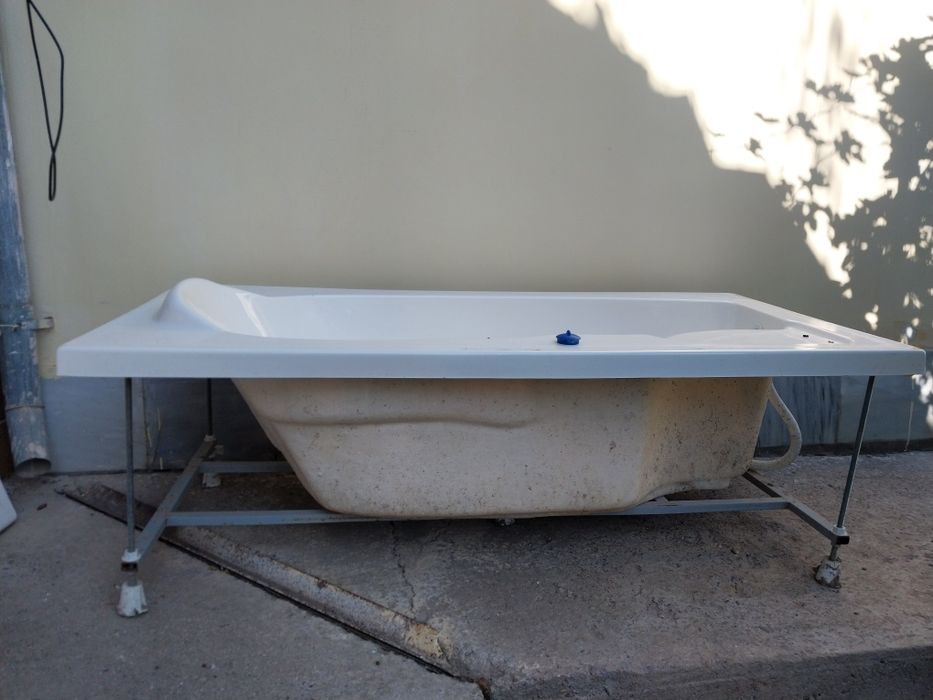 Ванна акриловая белая