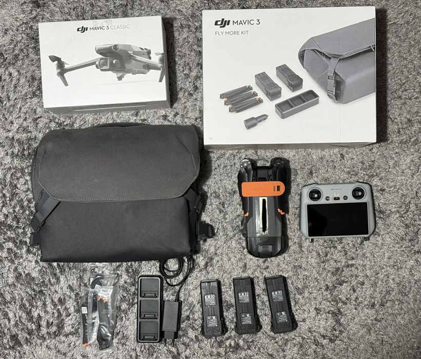 Drona DJI Mavic 3 Classic (DJI RC) + Fly More Kit + Asigurare Dji Care