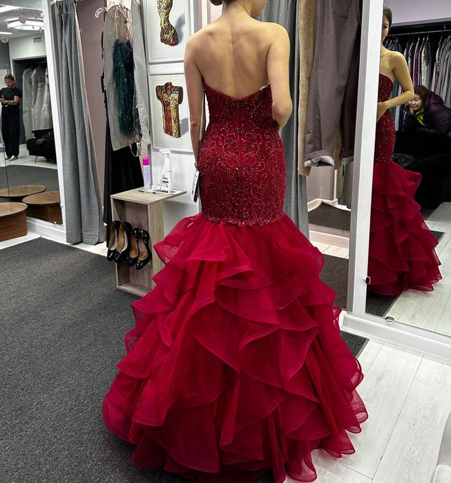 Вечернее длинное платье от Sherry