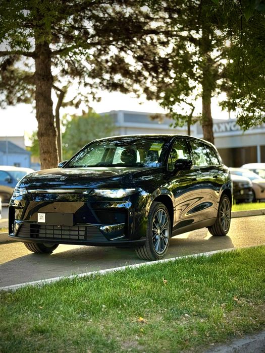 2026-model Leapmotor C10 Gibrit