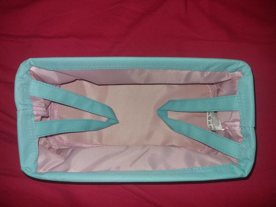 Кошница за аксесоари/козметика