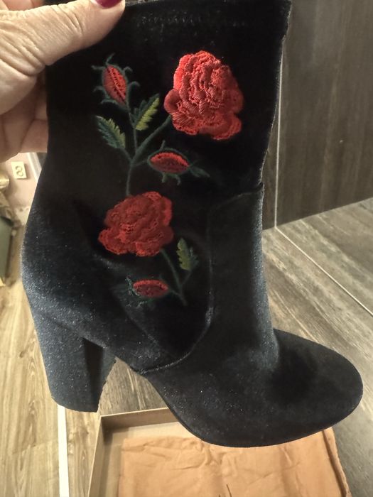 Дамски елегантни боти