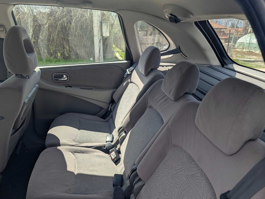 Nissan Almera Tino