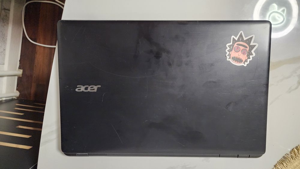 Acer Aspire 3 Intel Core i3 RAM 8GB SSD 500gb (ekrani kuygan)