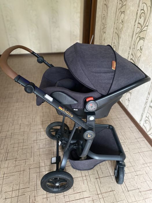 Коляска в хорошем состоянии