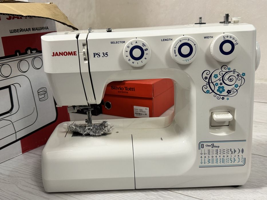 Продам швейную машину