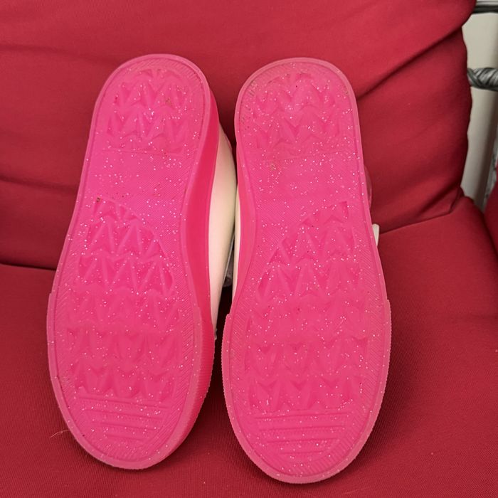 Vând Adidași Barbie mărimea 33 cu inimă luminoasă George – Stare perfectă