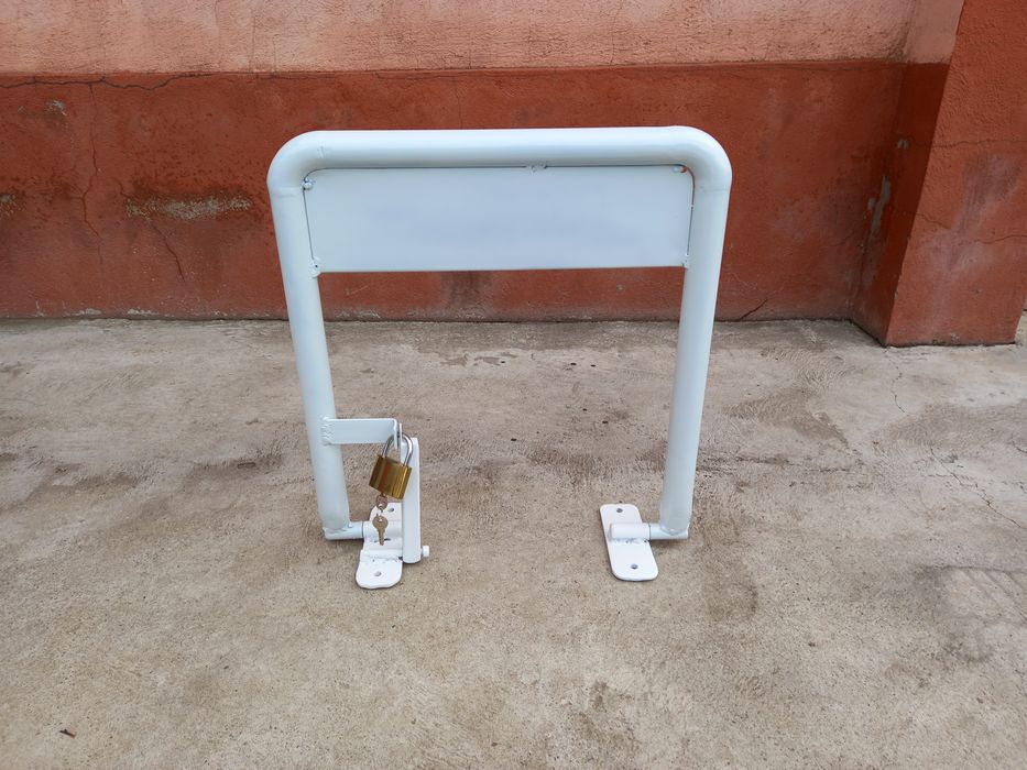 Vand opritor parcare nou