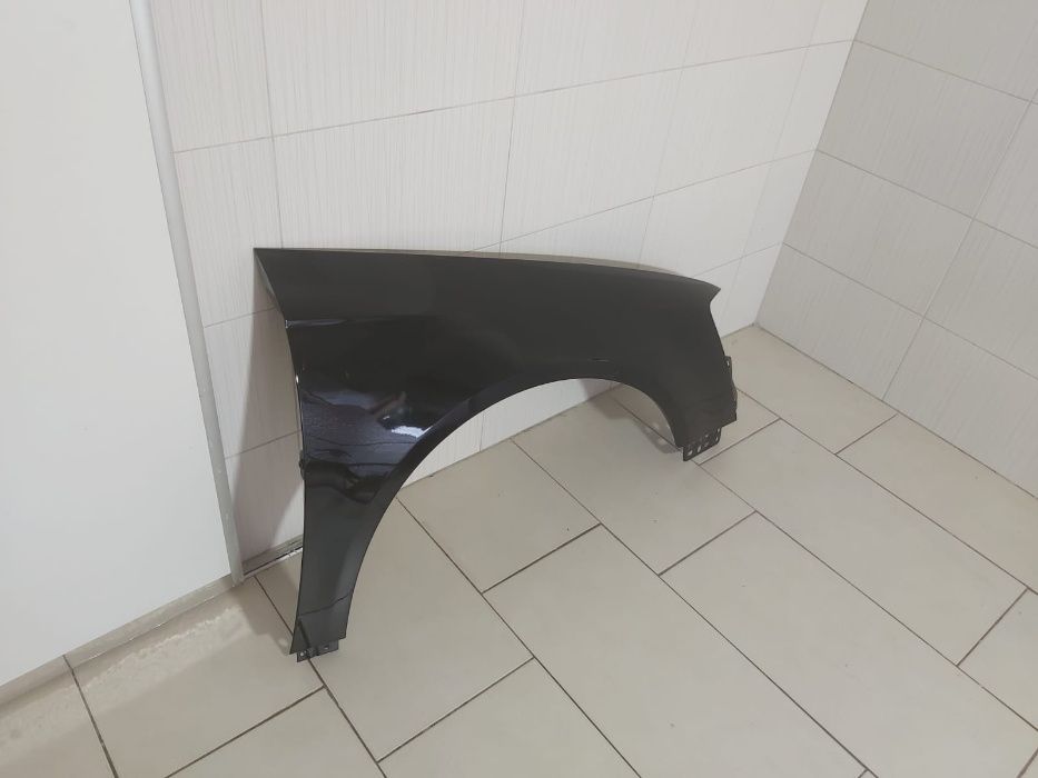 Aripa Fata Dreapta VW Passat B6 2005-2011 (Cod: LC9X (Negru))