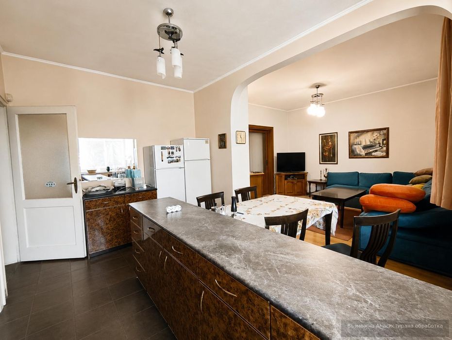 Продава се Тристаен апартамент в Пловдив, Център - 123 кв.м за 1182 €/кв.м - Снимка #1