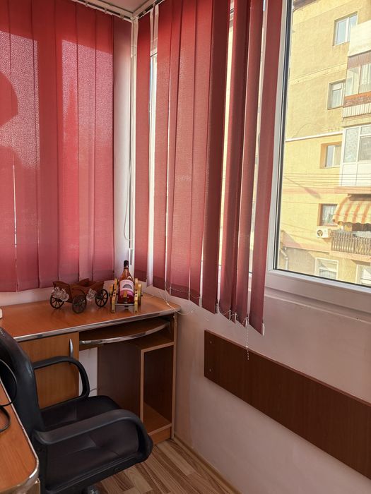 Inchiriez apartment cu 3 camere