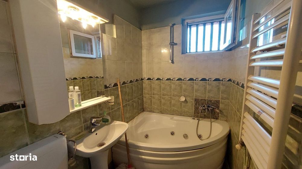 Apartament 3 camere decomandate zona Terezian