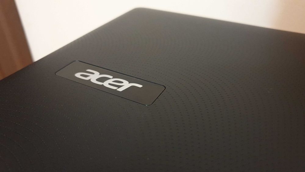 Лаптоп Acer Aspire ES1-571