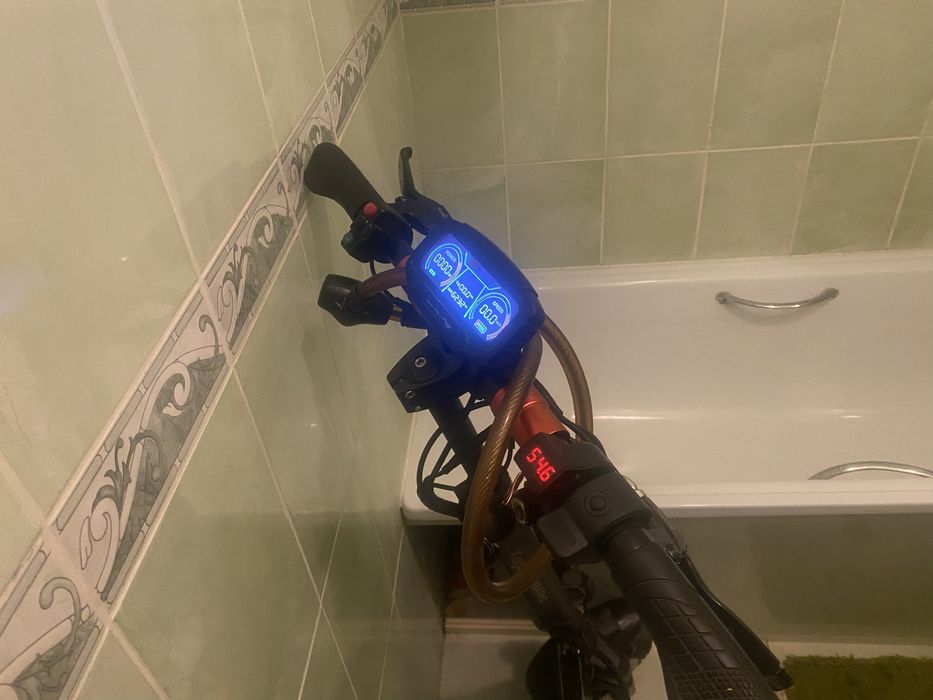 Продам электросамокат